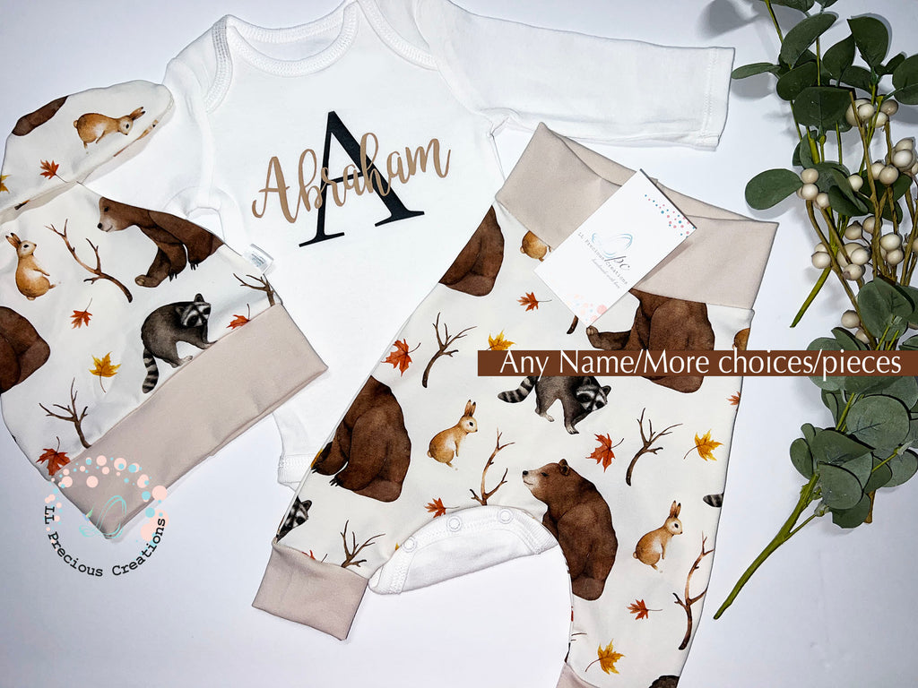 Forest Friends high quality Organic Personalized Baby Outfit by LLPreciousCreations #llpreciouscreations #personalizedoutfit #babyboyoutfit #organicbabyoutfit #cominghomeoutfit #newbornbabygift #babygift #babyshowergift #forestfriends #animaloutfit #babyboypants 