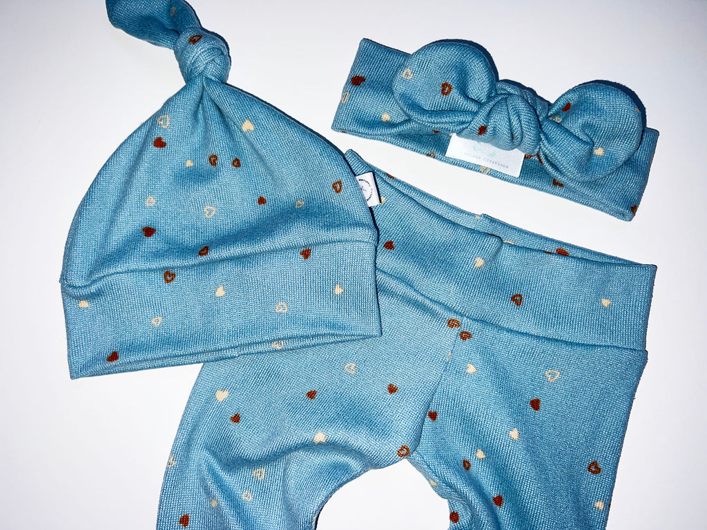 Dusty Blue Sweater Pants Hat and Headband Outfit Baby Girl  Clothes Newborn Baby Gift #llpreciouscreations #newbornbabygirl #babyshowergift #butterysoftoutfit #babyblueoutfit #tinyheartsoutfit #cominghomeoutfit #newbornbabyoutfit #babygirlpants #handmadebabyoutfit #highqualityoutfit #dustybluepants # #newbornheadband #babyshowergift #goldenbabyoutfit #toffeebabyoutfit #newbornbabyboy