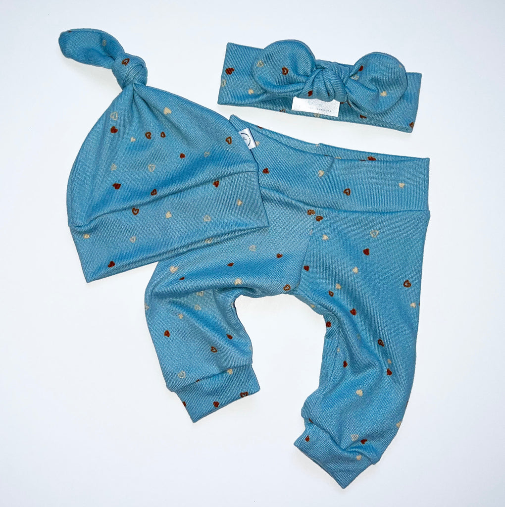 Dusty Blue Sweater Pants Hat and Headband Outfit Baby Girl  Clothes Newborn Baby Gift #llpreciouscreations #newbornbabygirl #babyshowergift #butterysoftoutfit #babyblueoutfit #tinyheartsoutfit #cominghomeoutfit #newbornbabyoutfit #babygirlpants #handmadebabyoutfit #highqualityoutfit #dustybluepants # #newbornheadband #babyshowergift #goldenbabyoutfit #toffeebabyoutfit #newbornbabyboy