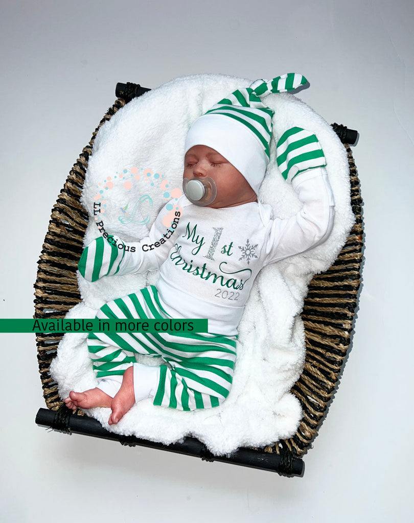 Baby's 1st Christmas Outfit Gender Neutral Christmas Baby Outfit Candy Cane Outfit  #newbornbabyoutfit #christmasoutfit #llpreciouscreations #bestgiftever #newbornbaby #christmasbabyoutfit #greenstripesoutfit #babyboyChristmasoutfit #Christmasgift #babyshowergift 