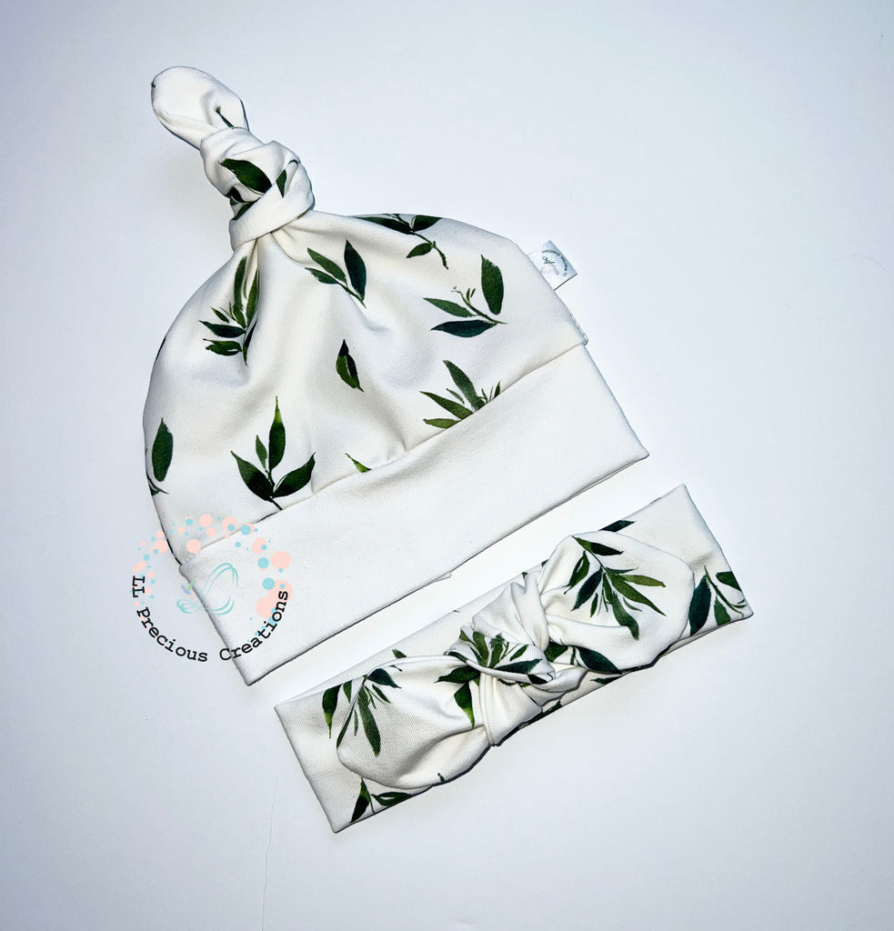 Organic Green Vine Baby Girl Outfit She's Here Newborn Gift 
#llpreciouscreations #newborngift #babyshowergift #babygift #floralbabyoutfit #organicoutfit #greenbabyoutfit #organicbabypants #organicbabyheadband #newbornbabygirl #cominghomeoutfit #babygirloutfit #sheishere 