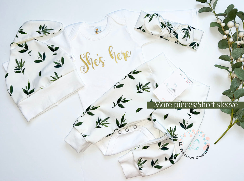 Organic Green Vine Baby Girl Outfit She's Here Newborn Gift 
#llpreciouscreations #newborngift #babyshowergift #babygift #floralbabyoutfit #organicoutfit #greenbabyoutfit #organicbabypants #organicbabyheadband #newbornbabygirl #cominghomeoutfit #babygirloutfit #sheishere 