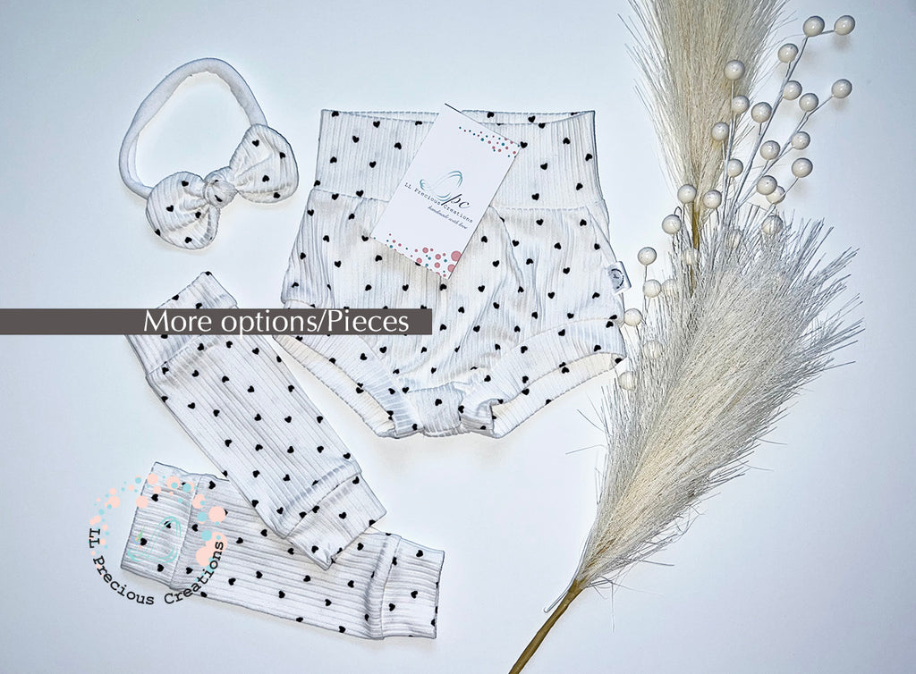 White with tiny black hearts bummies bow mittens leg warmers outfit by LLPreciousCreations #babygift #llpreciouscreations #babybummies #babygirlshorts #whitewhorts #tinyblackheartsoutfit #newbornclothes #toddleroutfit #handmade #handmadeinUSA #handmadebabyoutfits #babyshowergift 