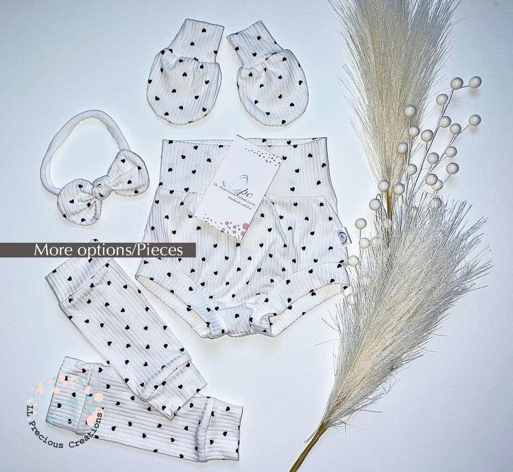White with tiny black hearts bummies bow mittens leg warmers outfit by LLPreciousCreations #babygift #llpreciouscreations #babybummies #babygirlshorts #whitewhorts #tinyblackheartsoutfit #newbornclothes #toddleroutfit #handmade #handmadeinUSA #handmadebabyoutfits #babyshowergift 